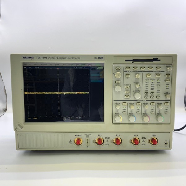 TDS5104 텍트로닉스 1GHz, 4Ch 오실로스코프 / Tektronix Digital Phosphor Oscilloscopes